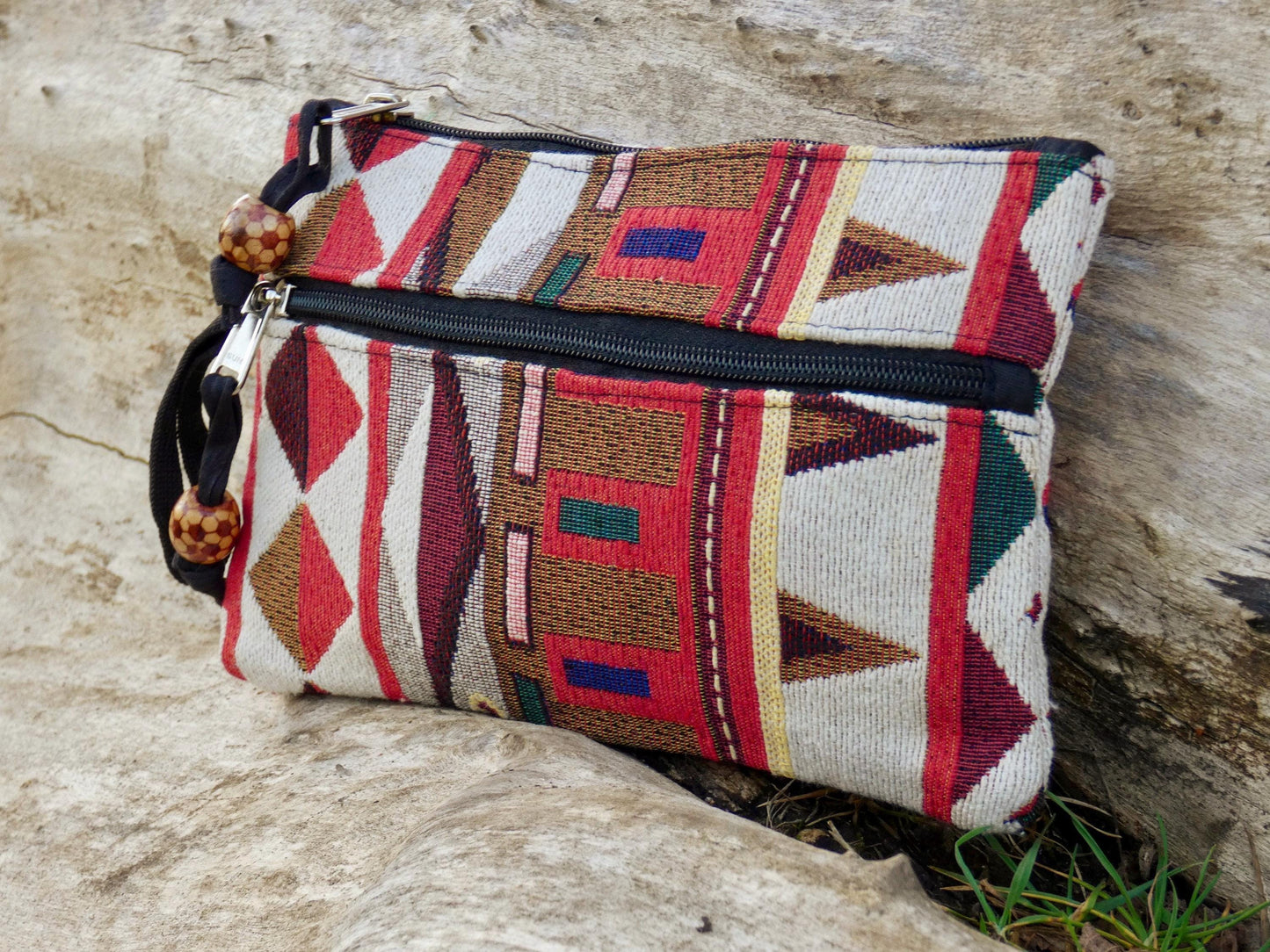 Red and White Jacquard Woven Cotton Wristlet Purse Bag