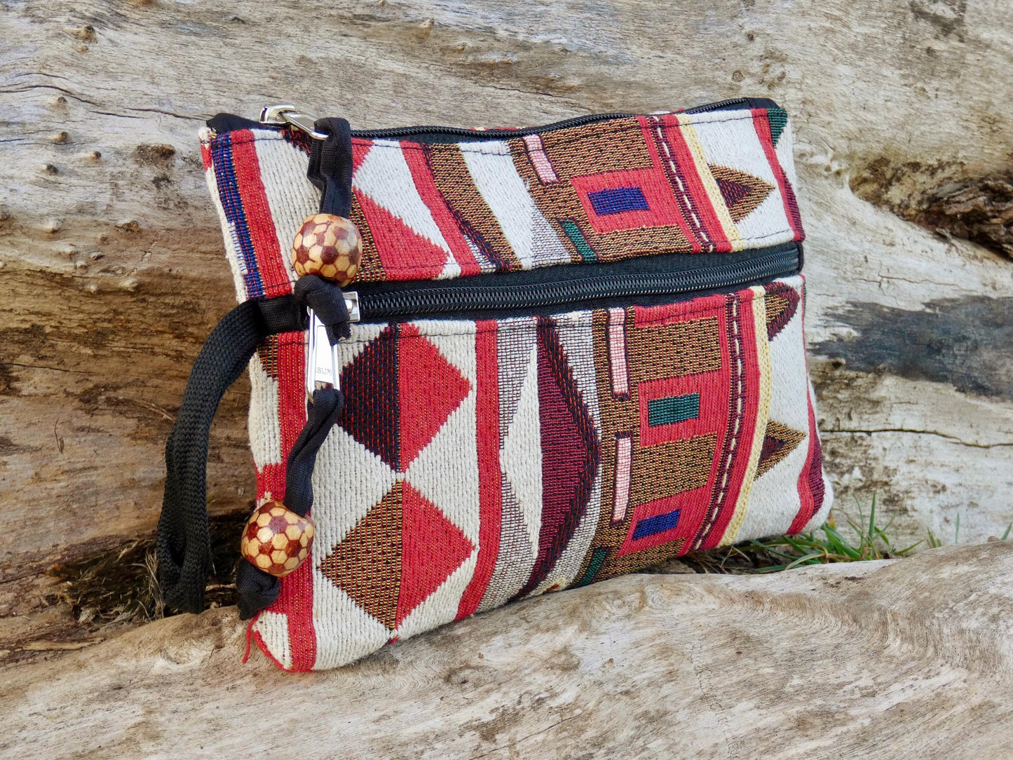 Red and White Jacquard Woven Cotton Wristlet Purse Bag