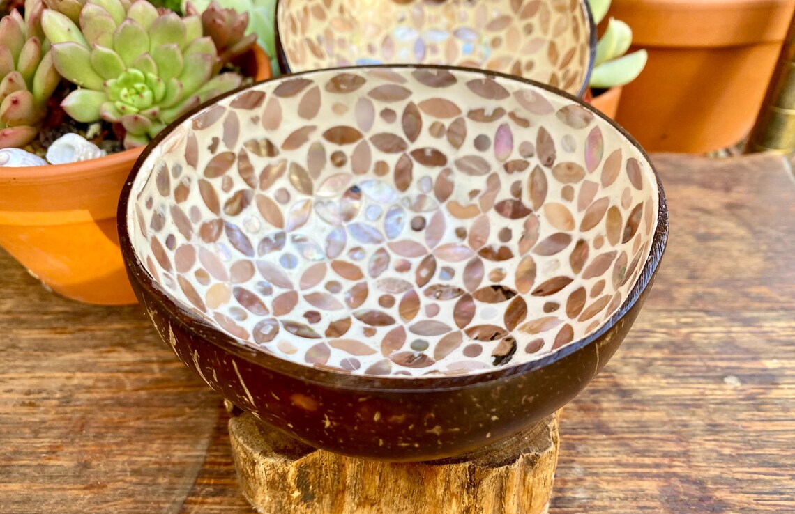 Cream Coconut Bowl with Mother of Pearl Inlay Light Geometric