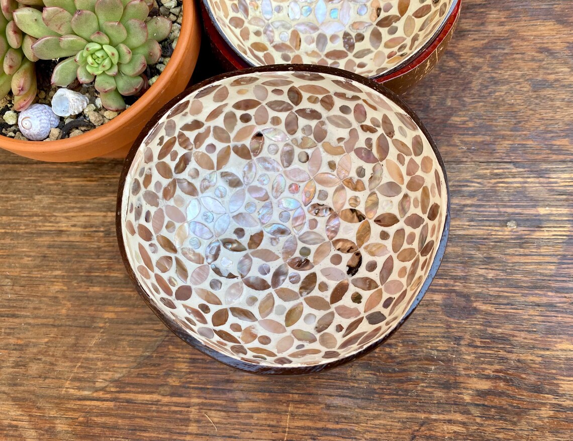 Cream Coconut Bowl with Mother of Pearl Inlay Light Geometric