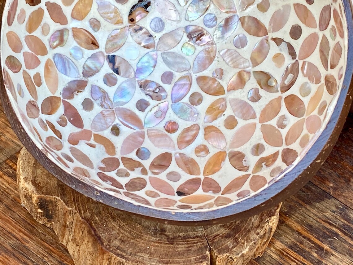 Cream Coconut Bowl with Mother of Pearl Inlay Light Geometric