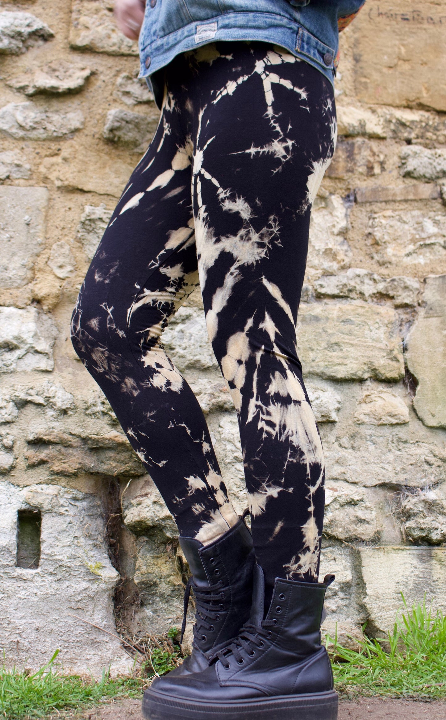 Black and White Tie-Dye Leggings SMALL