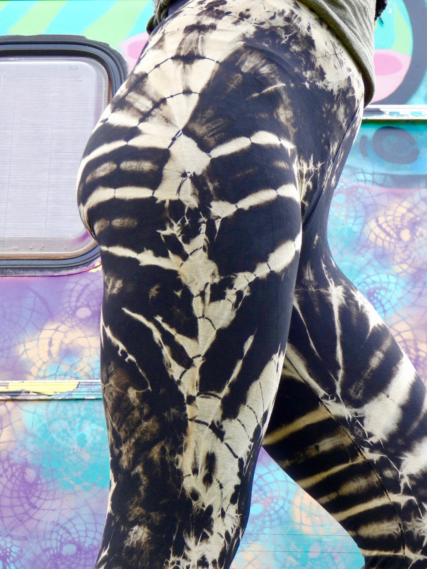 Black and White Tie-Dye Leggings SMALL