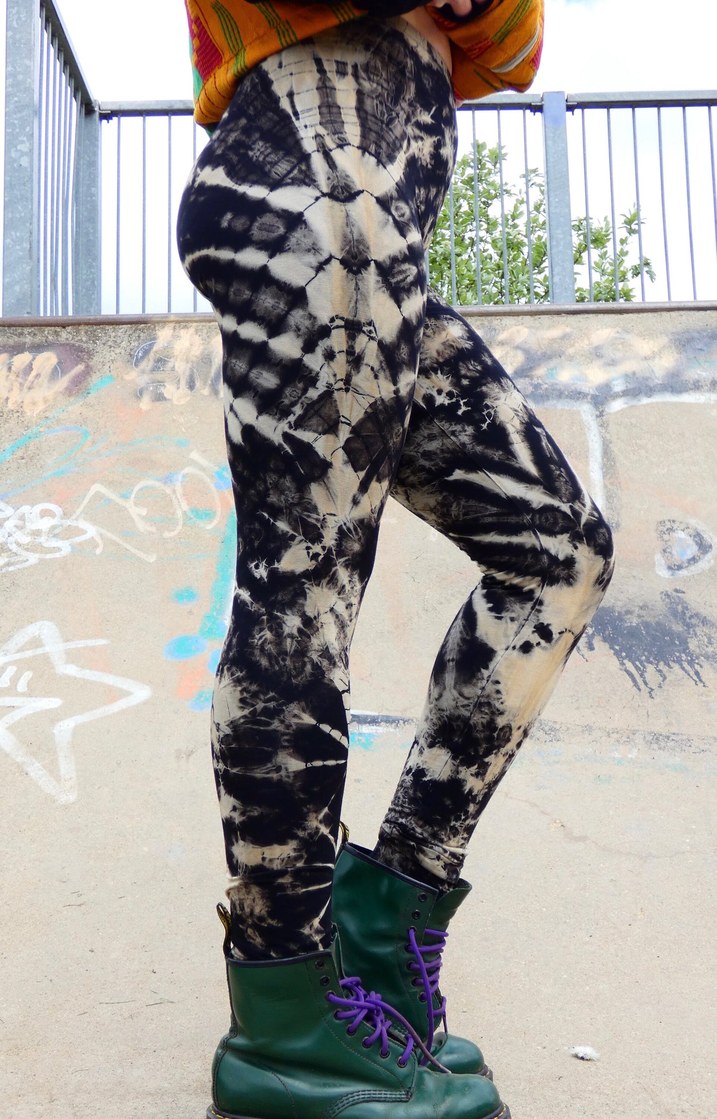 Black and White Tie-Dye Leggings SMALL