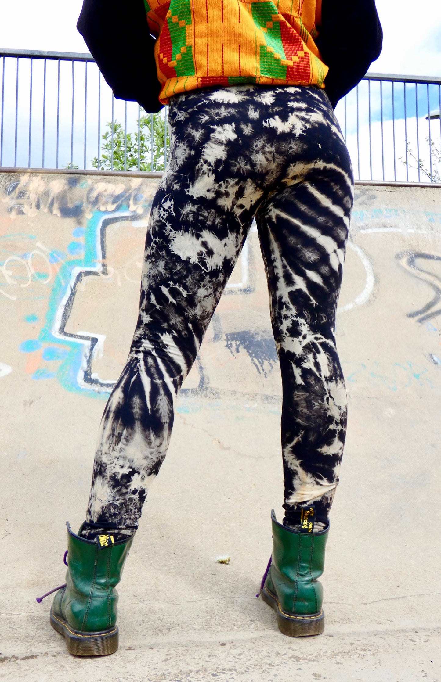 Black and White Tie-Dye Leggings SMALL