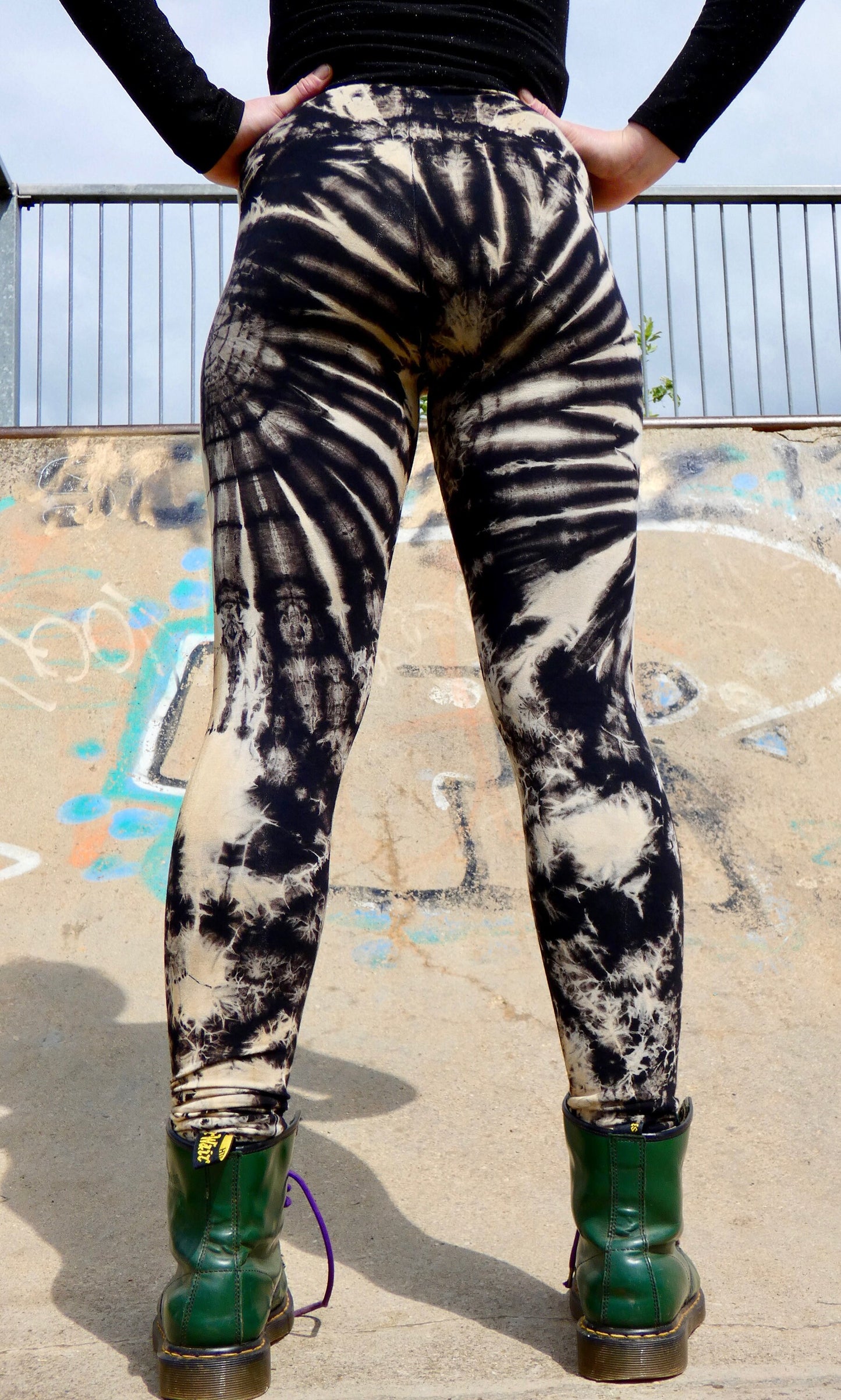 Black and White Tie-Dye Leggings SMALL